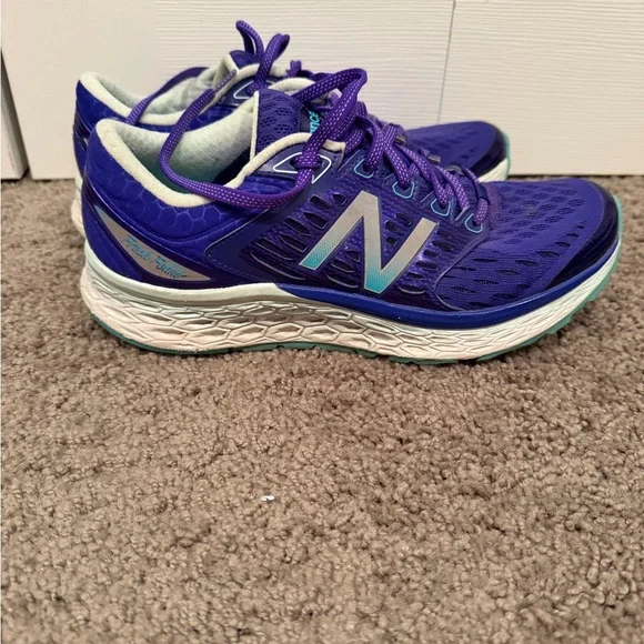 New Balance Women's Athletic Shoes in Purple and White - Picture 2 of 4